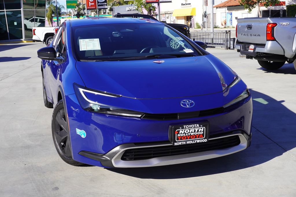 Used 2023 Toyota Prius Prime SE image 2