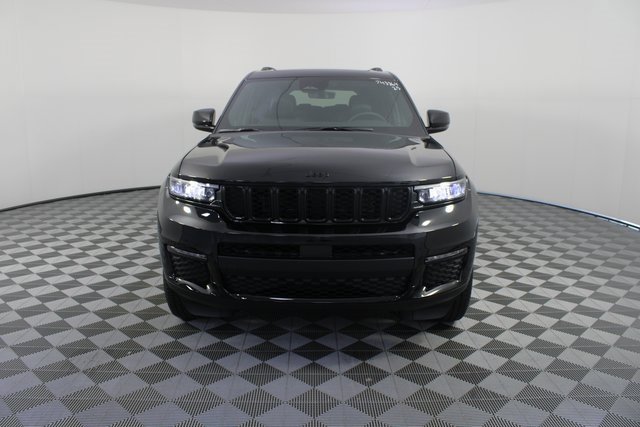 New 2025 Jeep Grand Cherokee L Limited w/ Black Appearance Package image 30