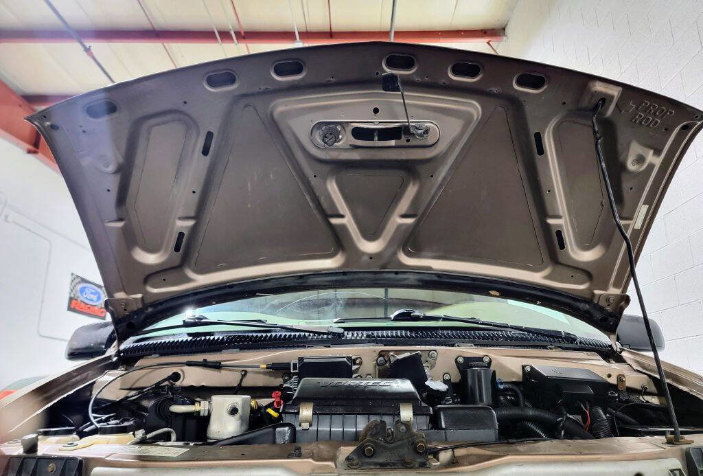 Used 2005 Chevrolet Astro Passenger image 17