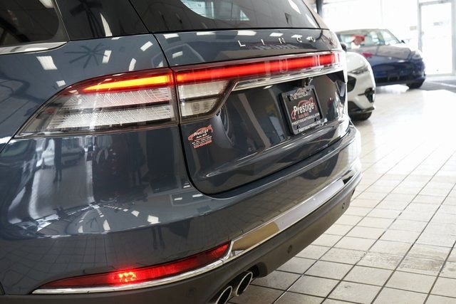 Used 2021 Lincoln Aviator Reserve AWD/4WD image 17