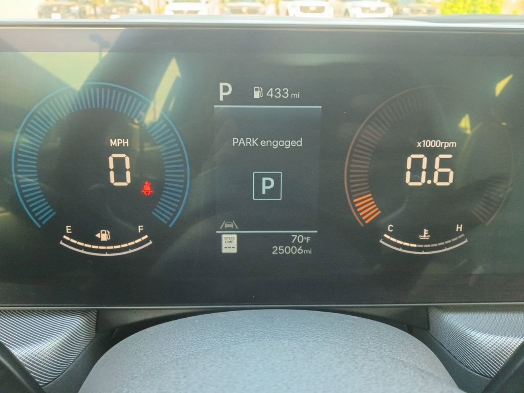 Used 2025 Hyundai Sonata SEL FWD image 2