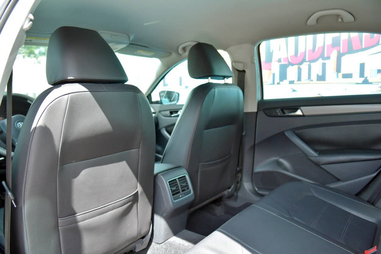 Used 2014 Volkswagen Passat 1.8T SE image 14