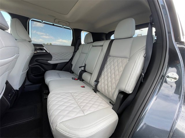 New 2025 Mitsubishi Outlander SEL image 22