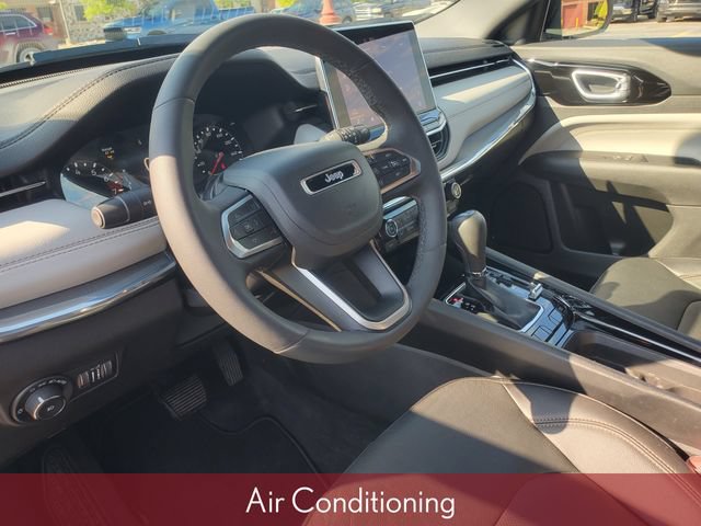 Used 2023 Jeep Compass Limited AWD/4WD image 9