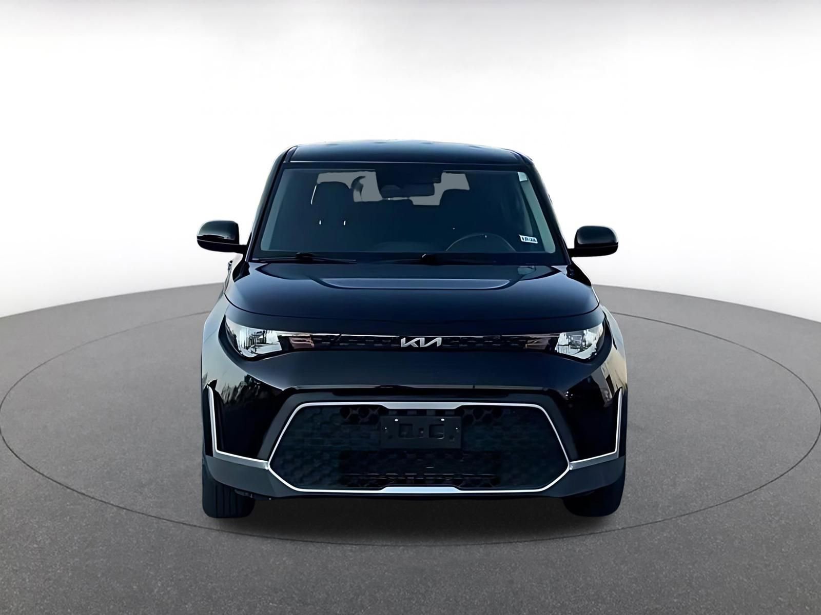 Used 2025 Kia Soul LX w/ LX Technology Package image 4