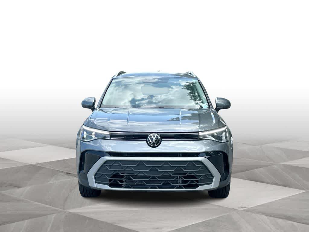New 2026 Volkswagen Taos SE FWD image 3