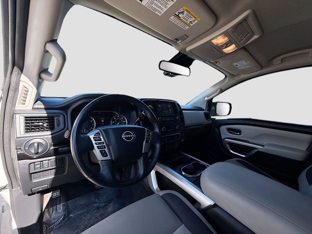 Used 2024 Nissan Titan SV w/ SV Convenience Package RWD image 9