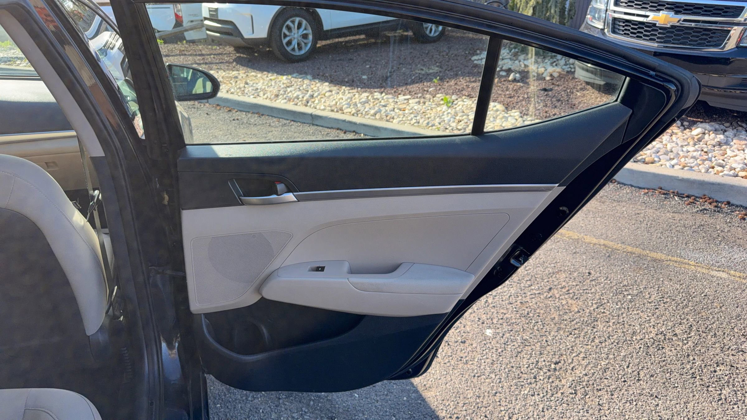 Used 2019 Hyundai Elantra SE FWD image 15