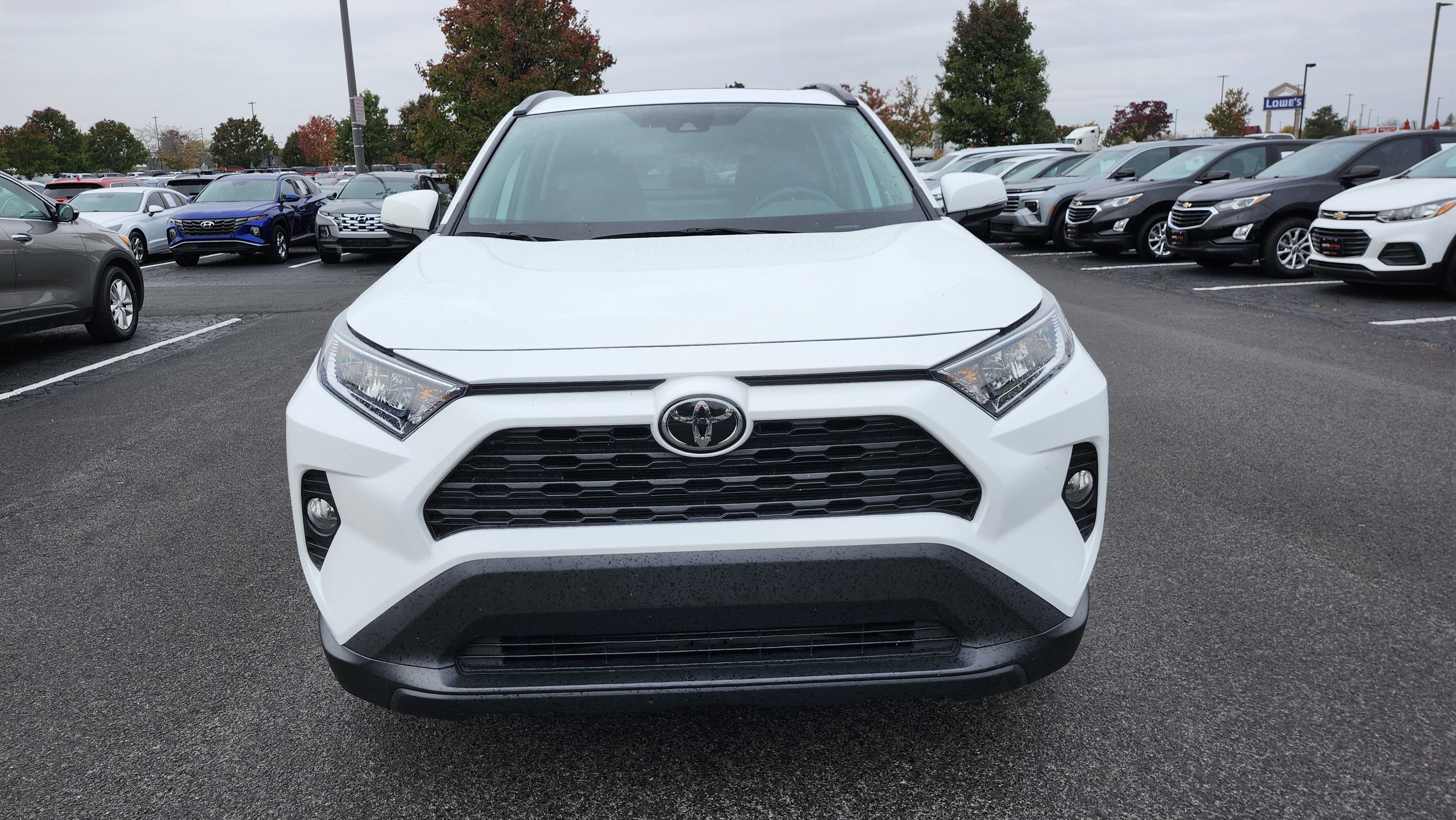 Used 2020 Toyota RAV4 XLE image 3