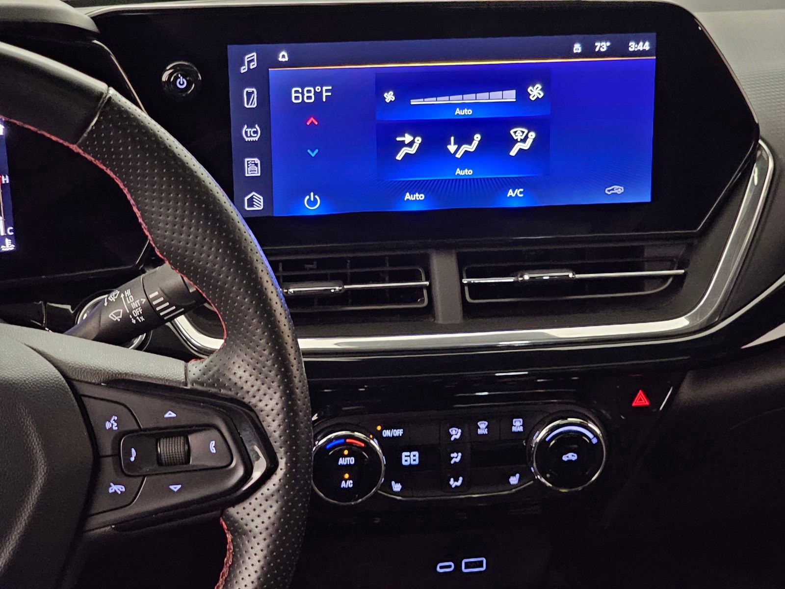 Used 2024 Chevrolet Trax RS w/ Sunroof Package image 19