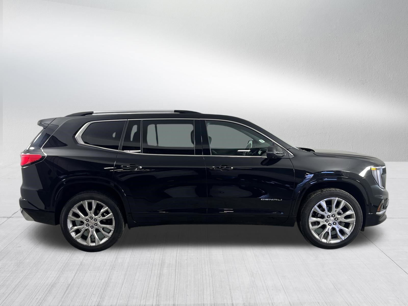 Used 2024 GMC Acadia Denali w/ Super Cruise Package image 8
