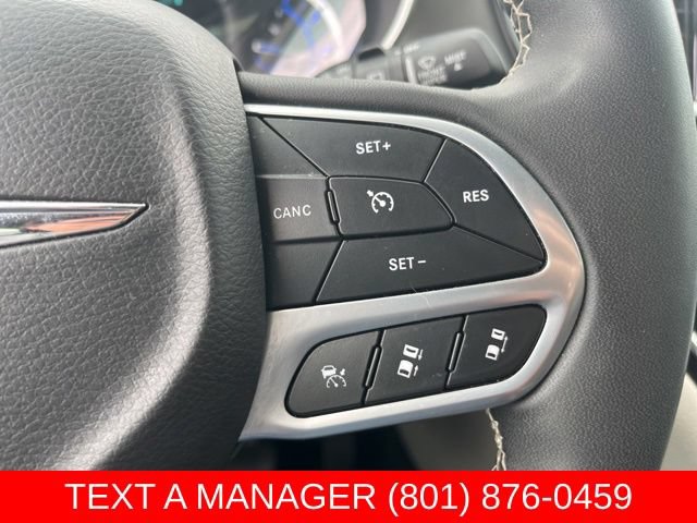 Used 2024 Chrysler Pacifica Limited FWD image 30