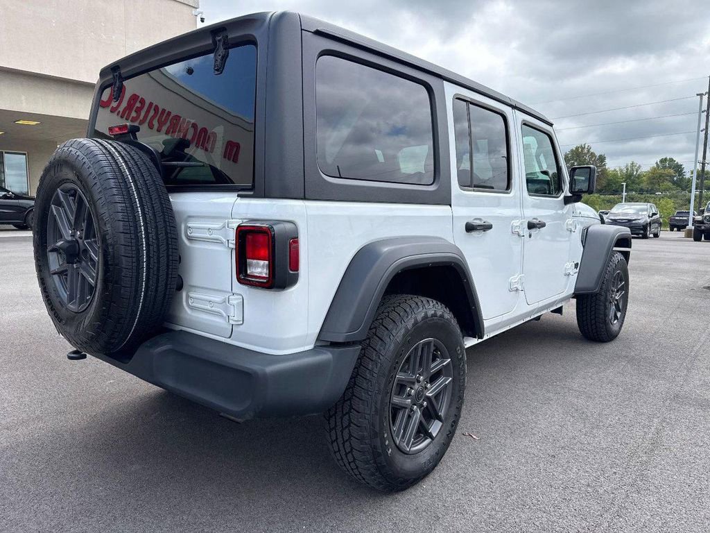 Used 2024 Jeep Wrangler Sport S image 5