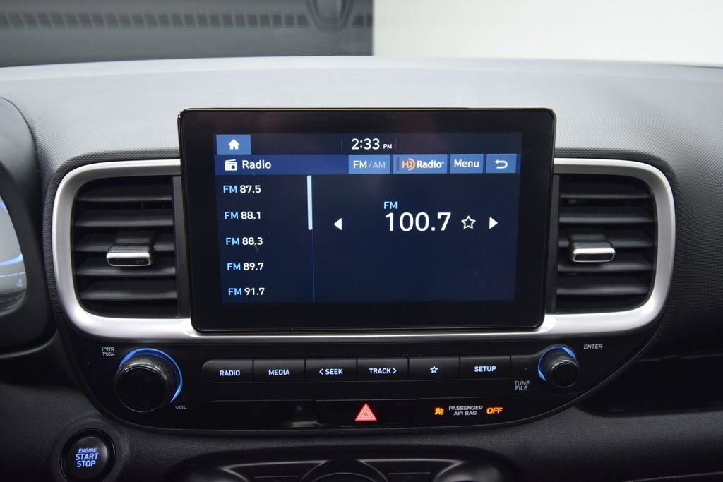 Used 2025 Hyundai Venue SEL image 17