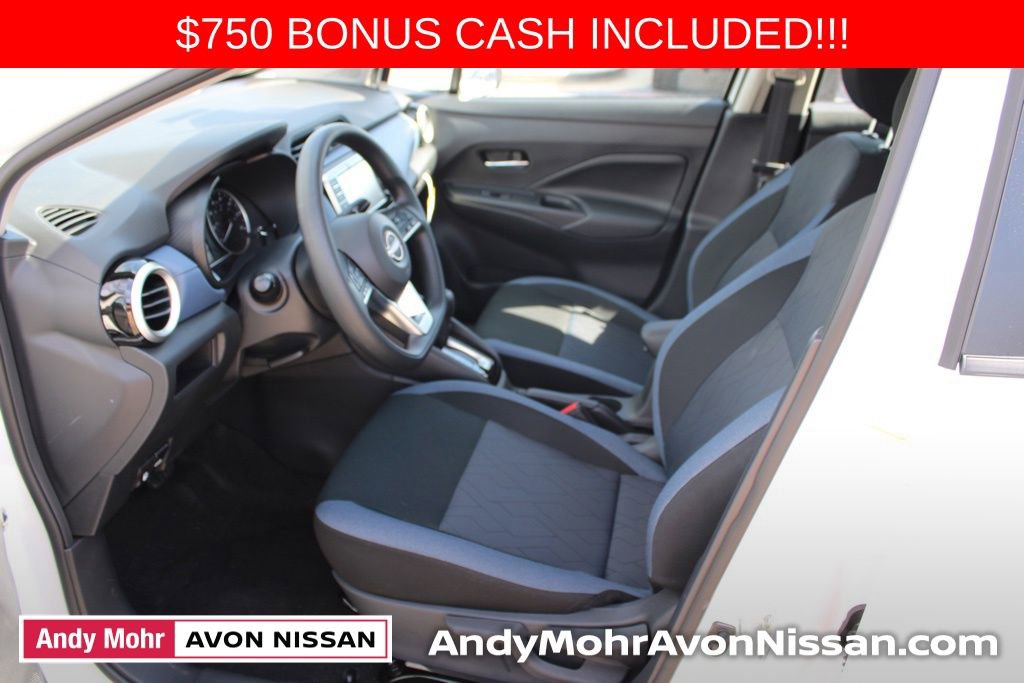 New 2025 Nissan Versa SV w/ Trunk Package FWD image 7