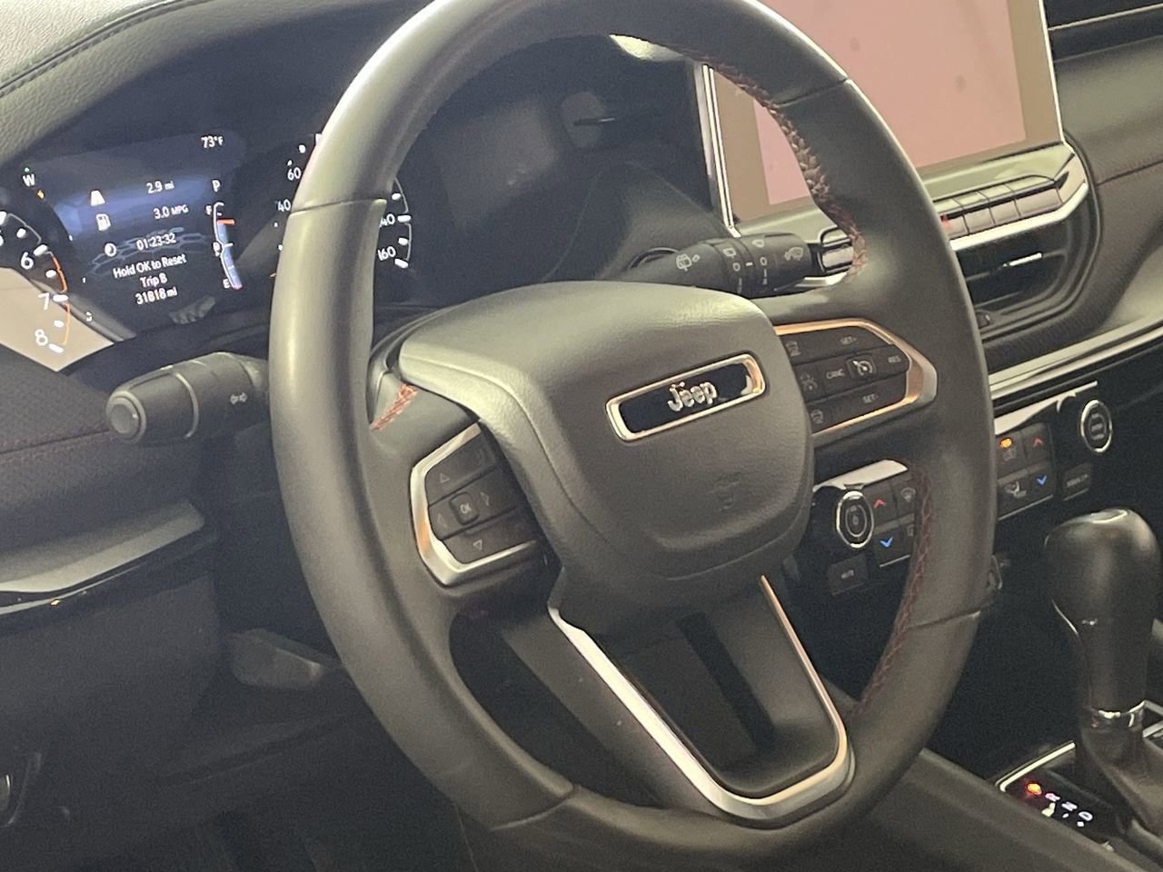 Used 2025 Jeep Compass Trailhawk AWD/4WD image 13