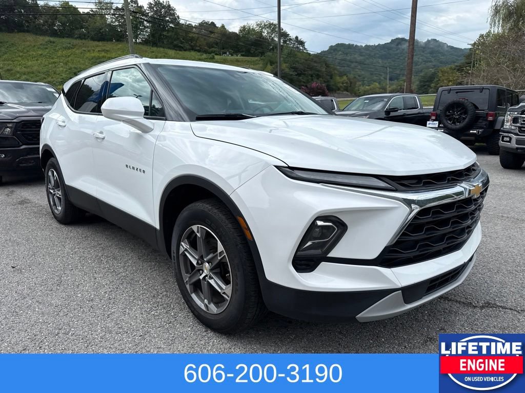 Used 2023 Chevrolet Blazer LT w/ Convenience Package FWD image 4