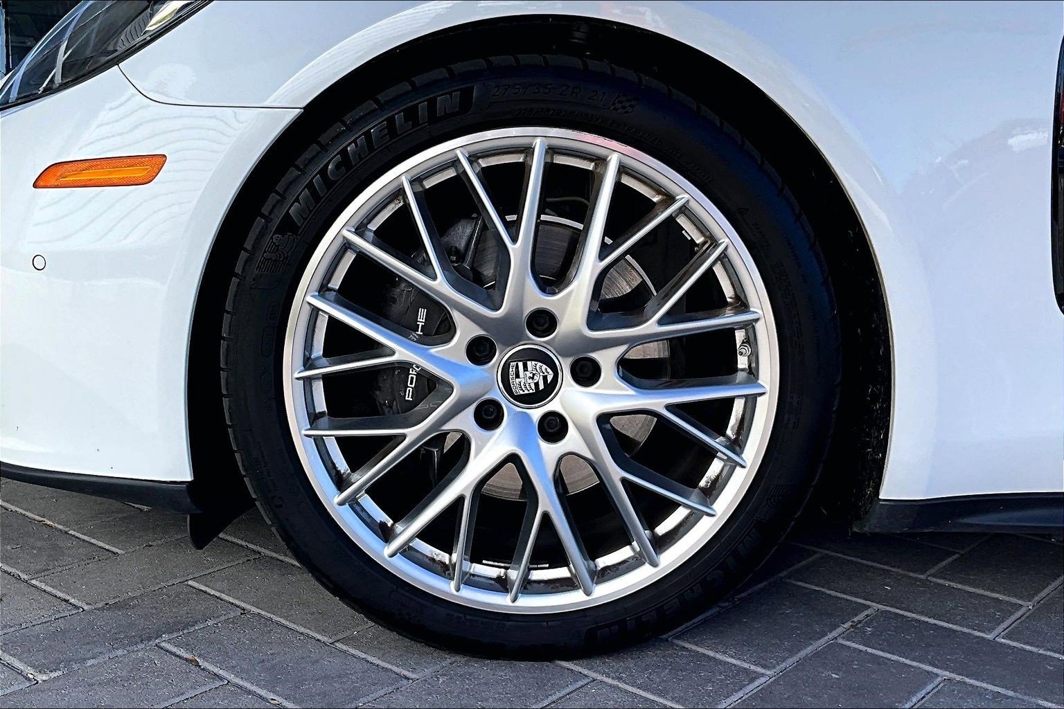 Used 2022 Porsche Panamera image 9