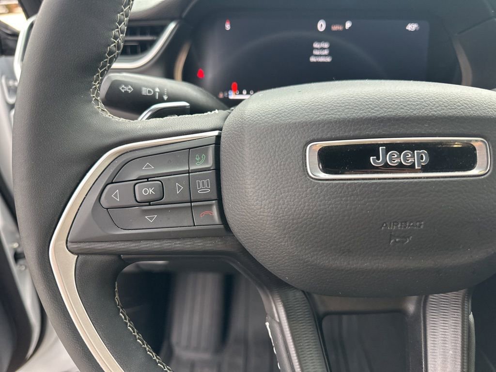 Used 2025 Jeep Grand Cherokee L Altitude image 14