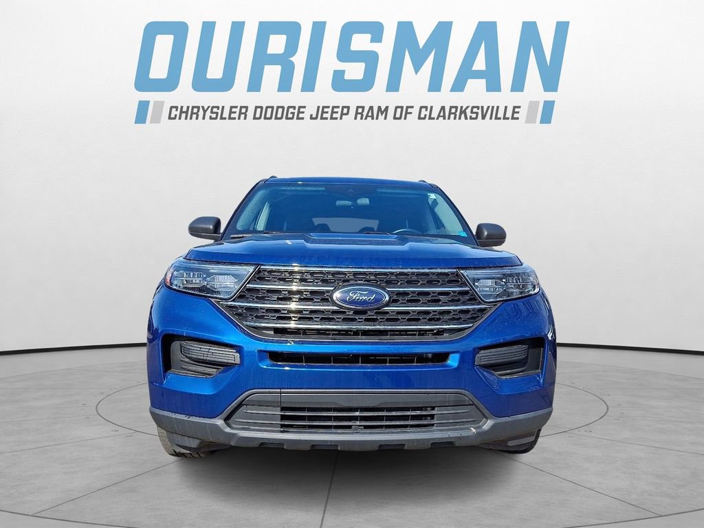 Used 2022 Ford Explorer XLT image 2