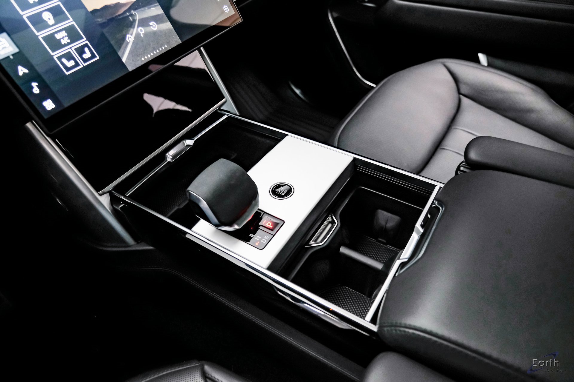 Used 2024 Land Rover Range Rover SE image 50