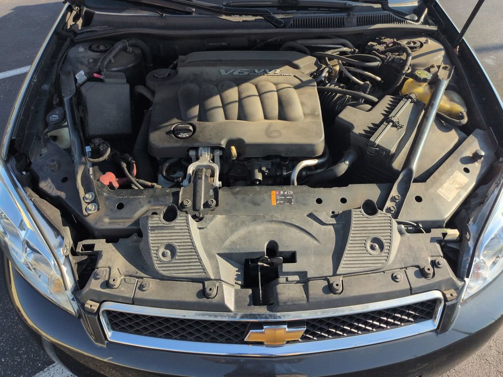 Used 2013 Chevrolet Impala LTZ FWD image 21