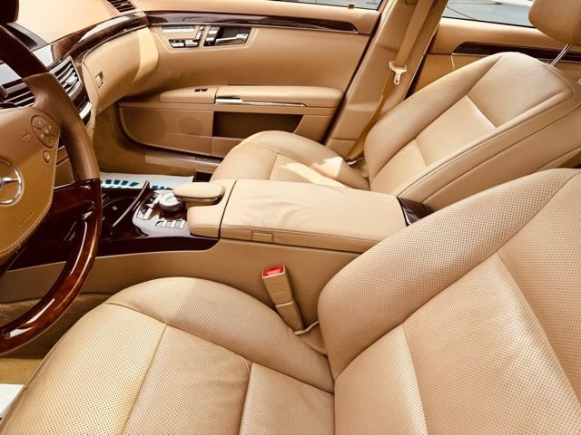 Used 2010 Mercedes-Benz S 550 4MATIC image 4