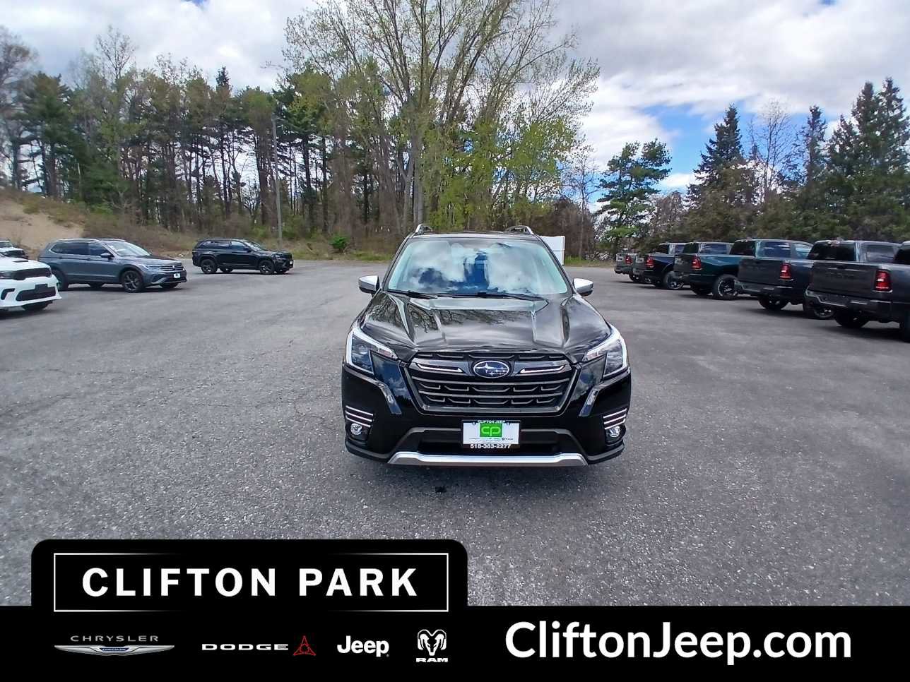 Used 2022 Subaru Forester Touring AWD/4WD image 2