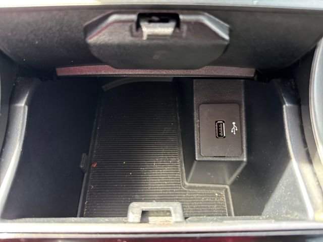 Used 2019 Ford Edge SE image 32