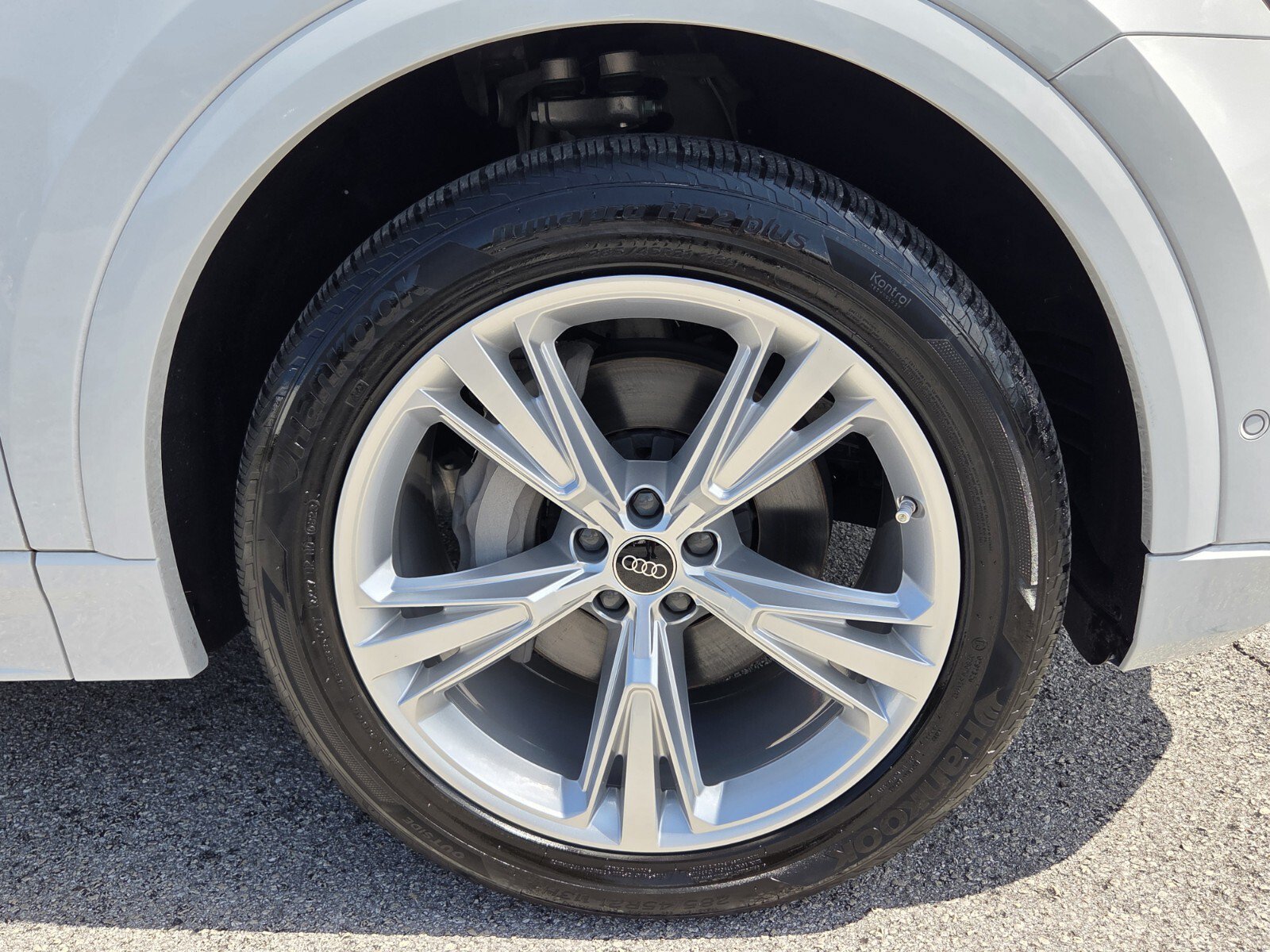 Used 2023 Audi Q8 Premium Plus AWD/4WD image 9