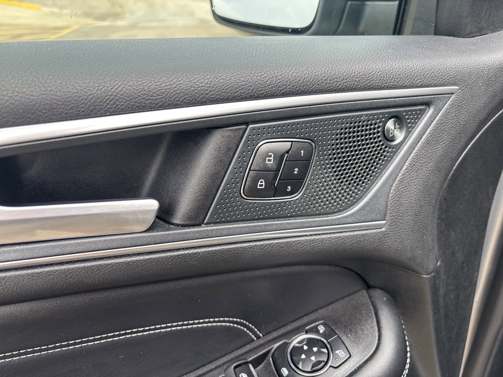 Used 2024 Ford Edge Titanium image 15