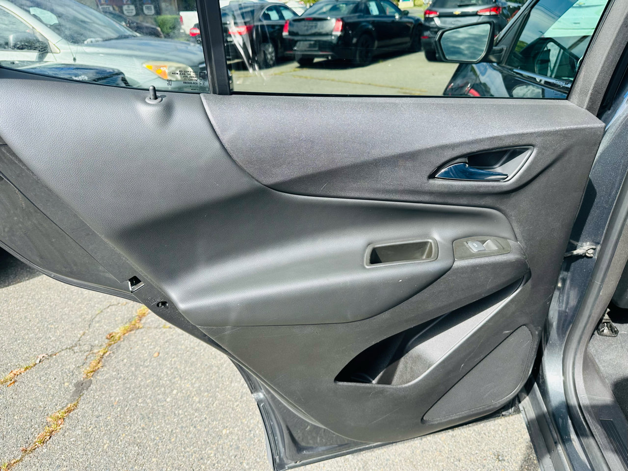 Used 2020 Chevrolet Equinox LT w/ Driver Convenience Package image 20