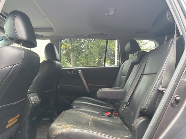Used 2013 Toyota Highlander SE AWD/4WD image 18