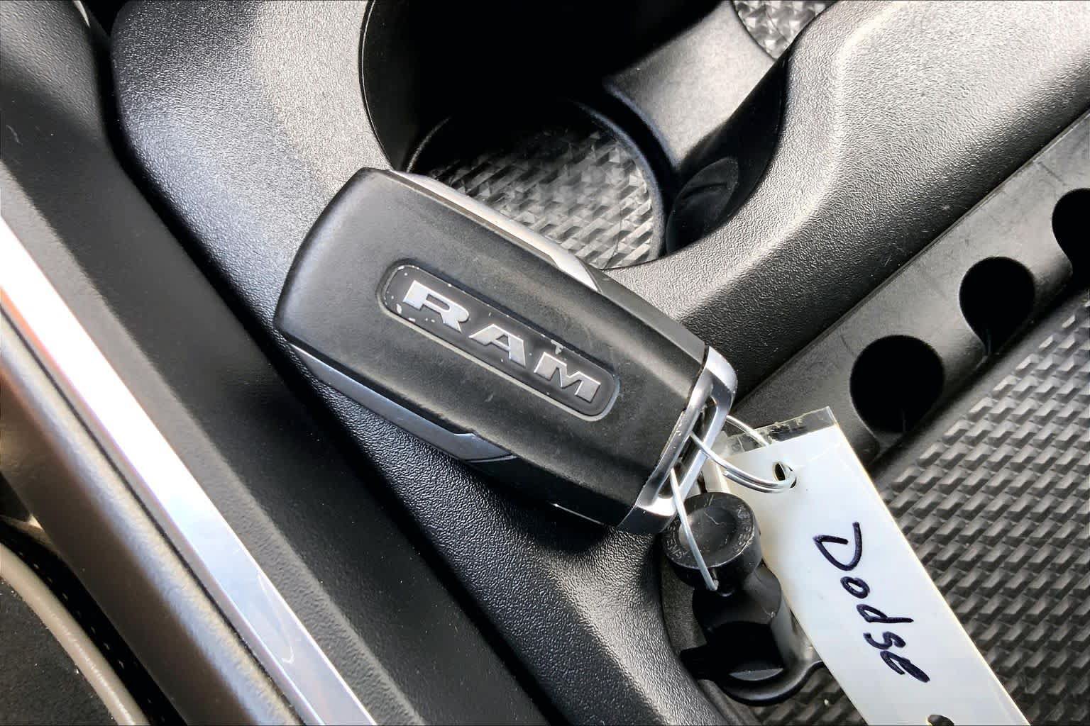 Used 2024 RAM 1500 Laramie AWD/4WD image 15