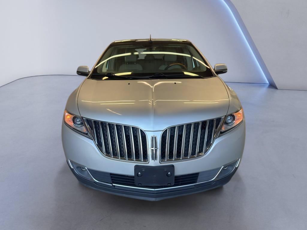 Used 2015 Lincoln MKX AWD w/ Equipment Group 102A image 2