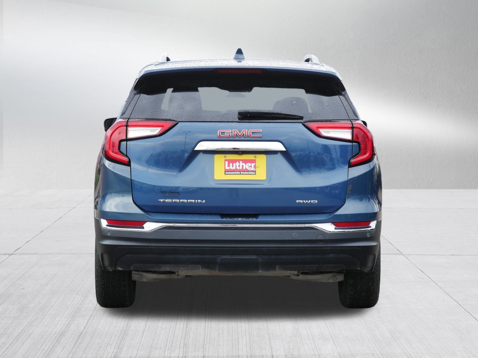 Used 2024 GMC Terrain SLT w/ Infotainment Package II image 6