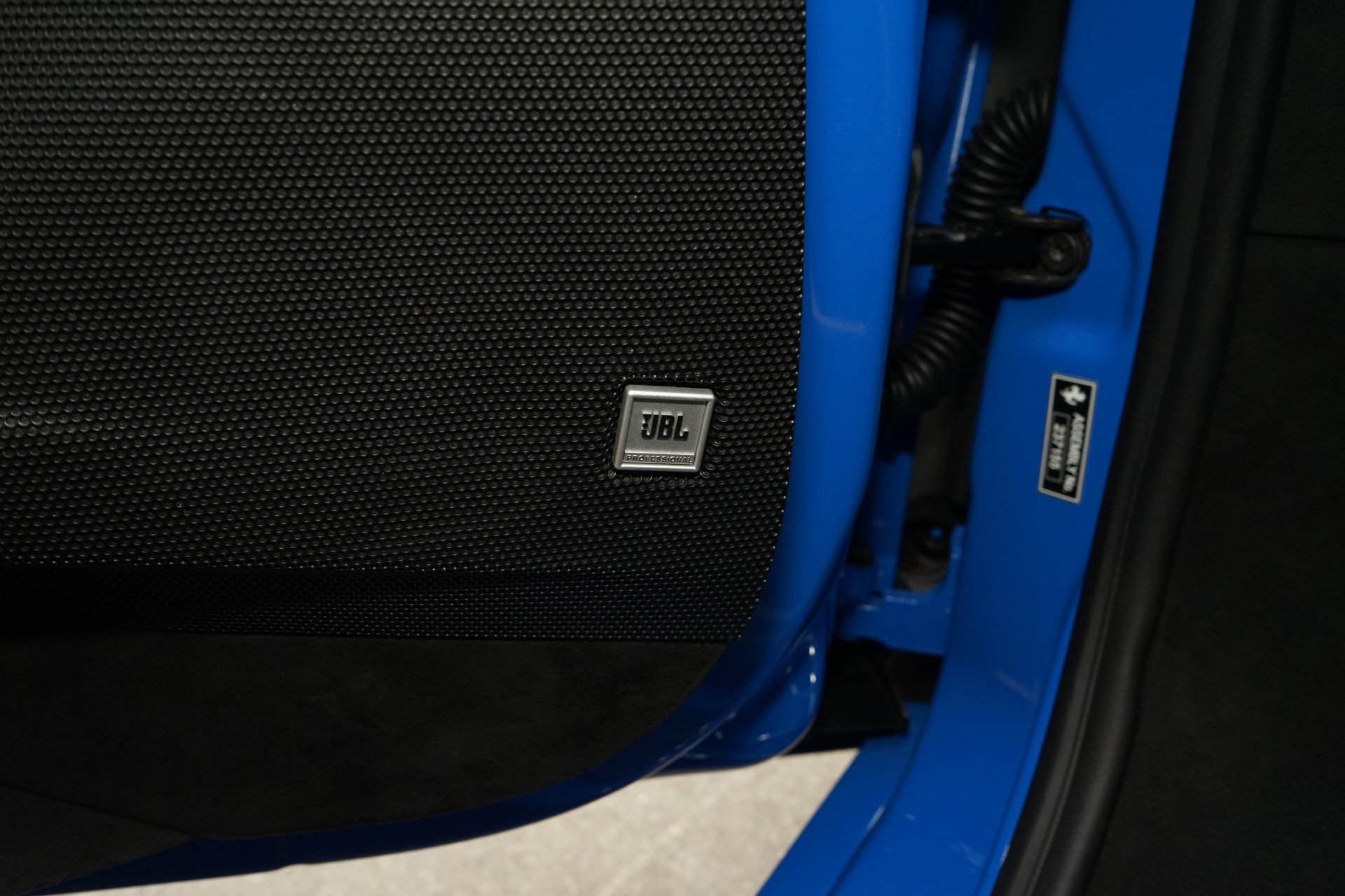 Used 2025 Ferrari SF90 Spider image 29