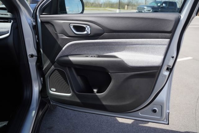 New 2026 Jeep Compass Latitude w/ Driver Assistance Group image 20