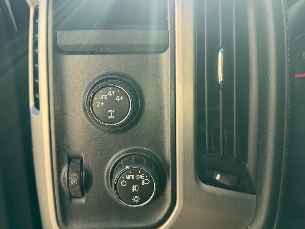 Used 2015 GMC Sierra 1500 SLE w/ SLE Value Package AWD/4WD image 12