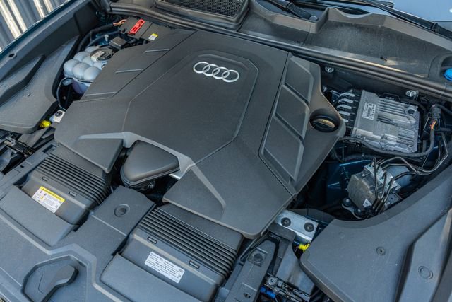 Used 2021 Audi Q8 Prestige w/ Prestige Package image 15