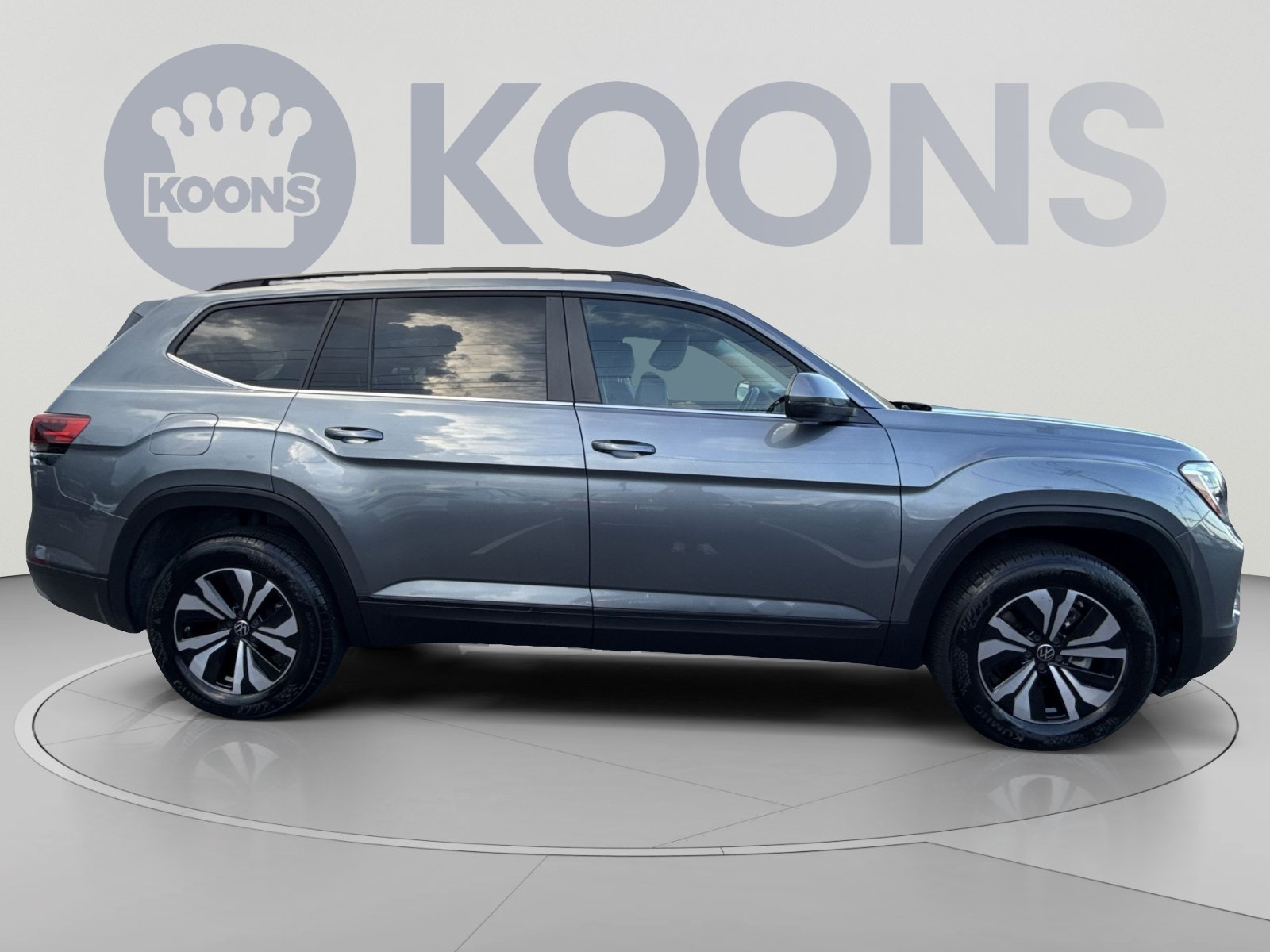 Used 2024 Volkswagen Atlas SE AWD/4WD image 8