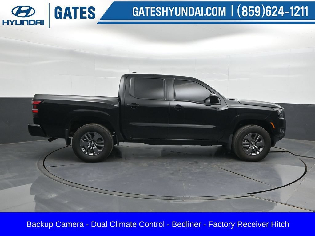 Used 2025 Nissan Frontier SV w/ SV Convenience Package AWD/4WD image 3