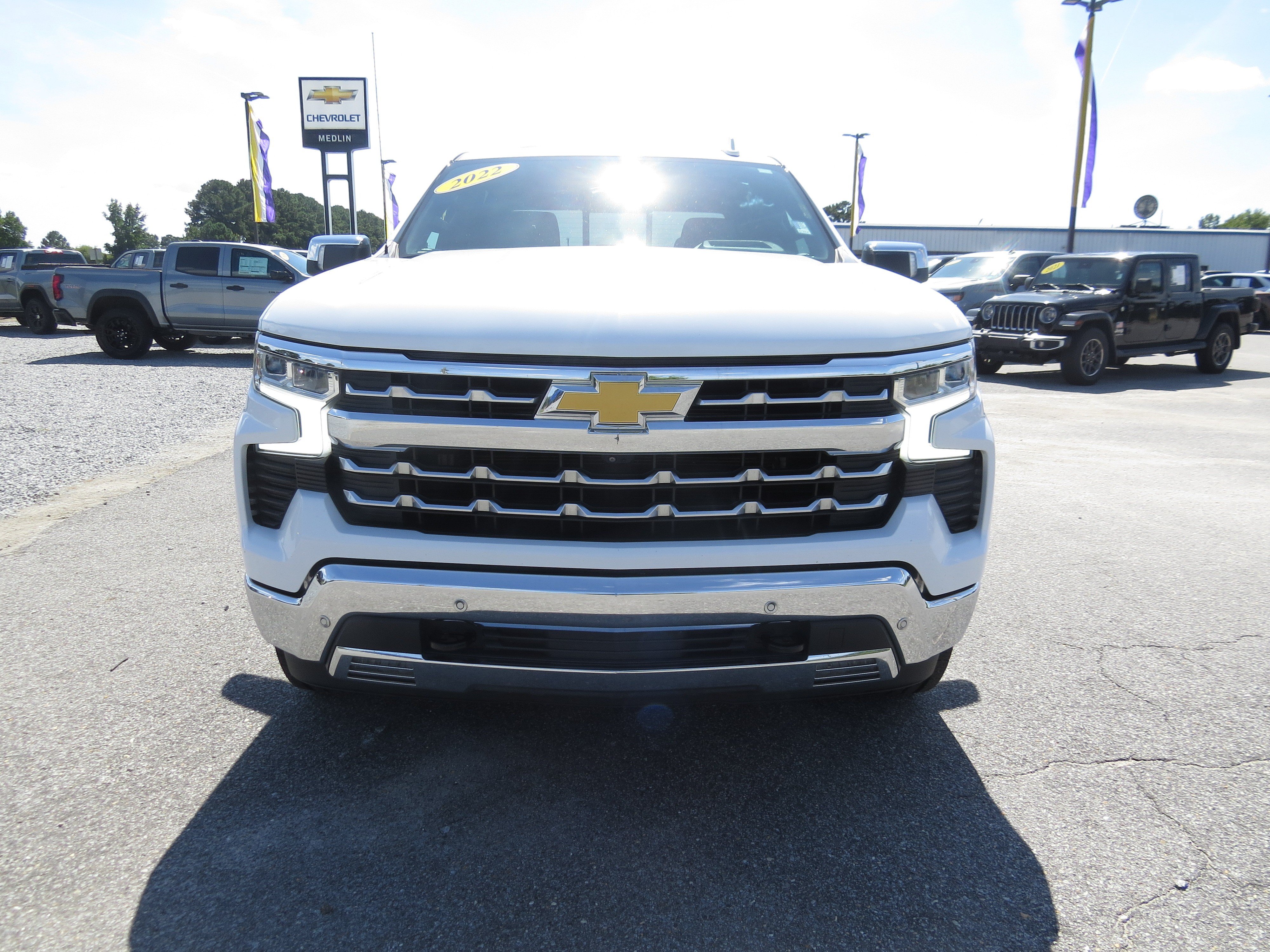 Used 2022 Chevrolet Silverado 1500 LTZ w/ Technology Package AWD/4WD image 8