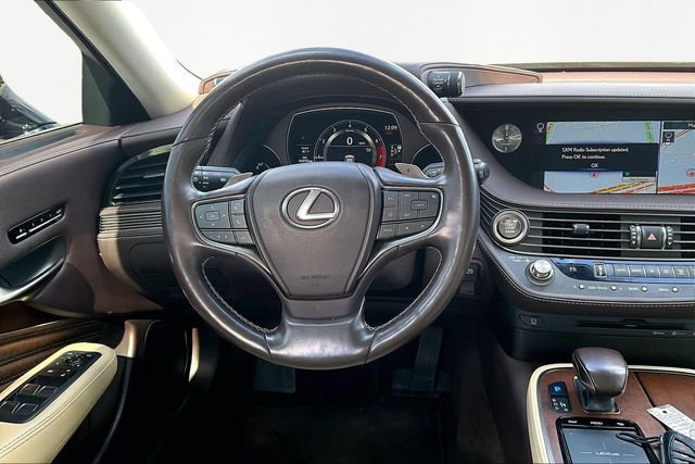 Used 2018 Lexus LS 500 w/ Accessory Package (Z2) image 5