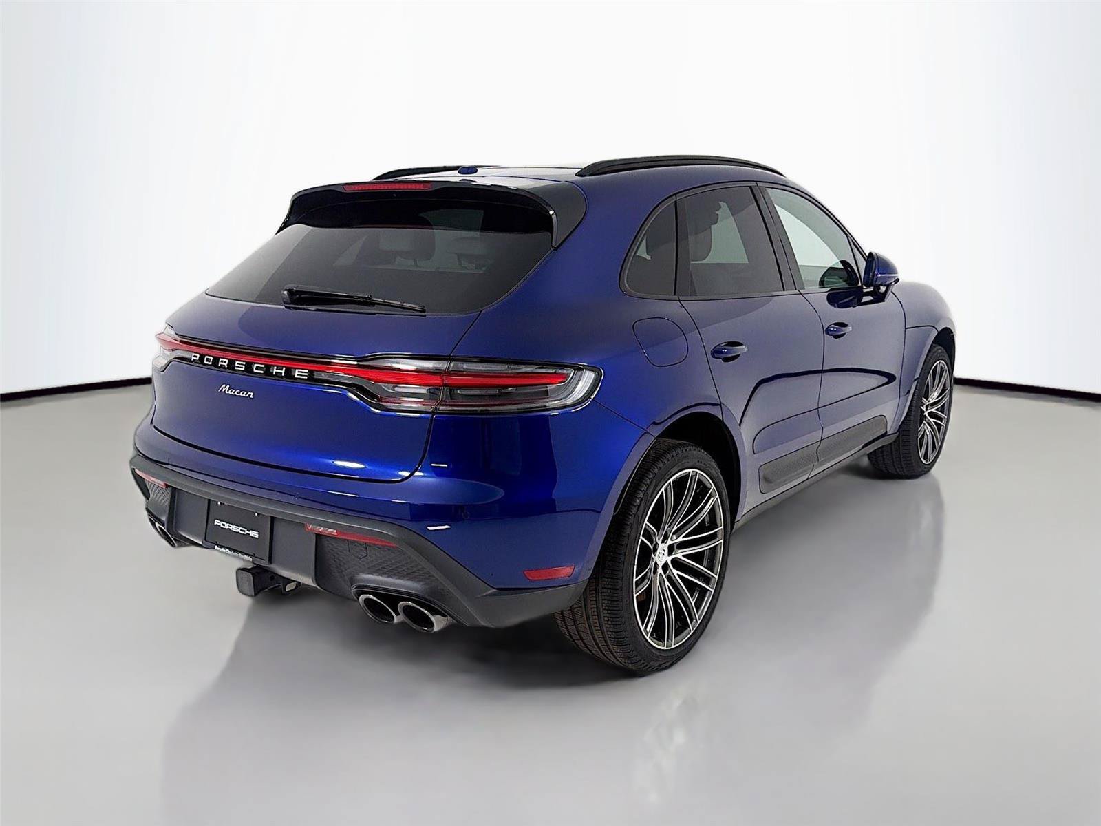 Certified 2026 Porsche Macan Turbo AWD/4WD image 28