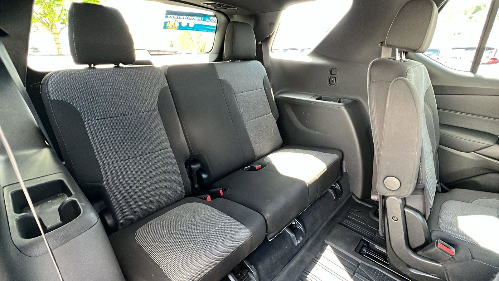 Used 2023 Chevrolet Traverse LT w/ LPO, Floor Liner Package AWD/4WD image 16