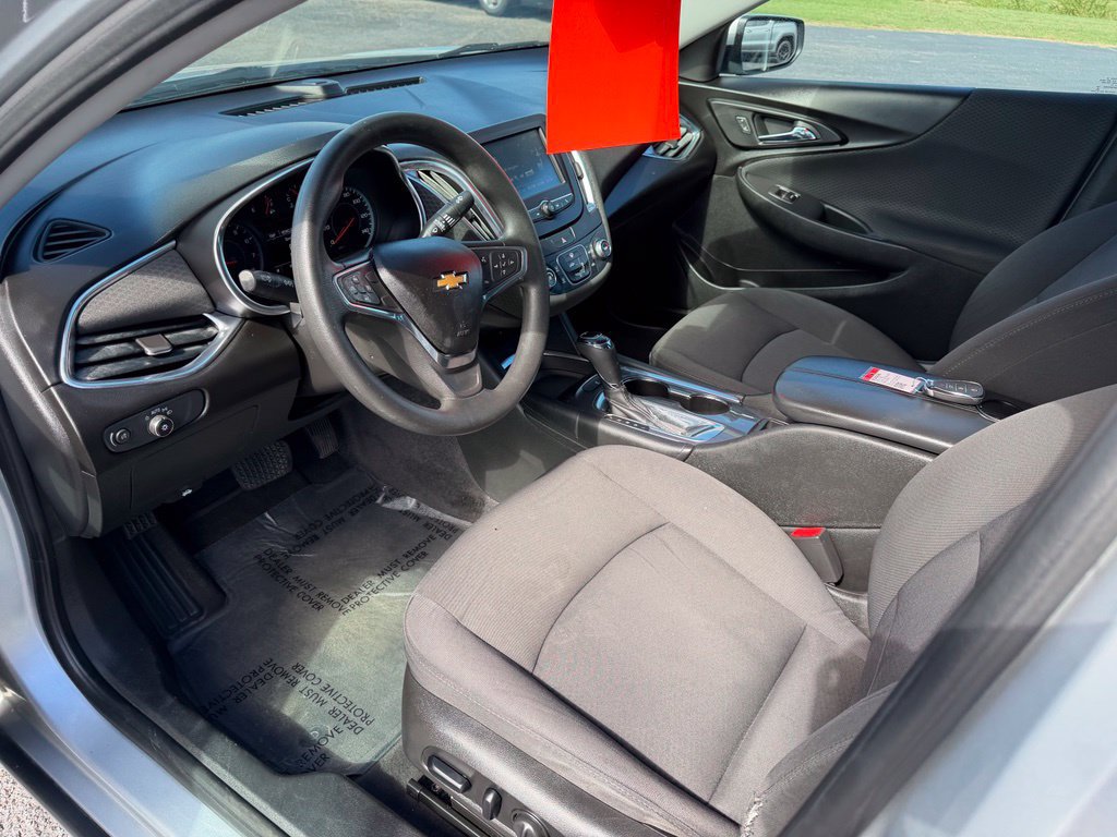Used 2018 Chevrolet Malibu LT FWD image 11
