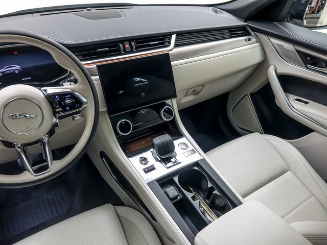 Used 2025 Jaguar F-PACE R-Dynamic S image 14