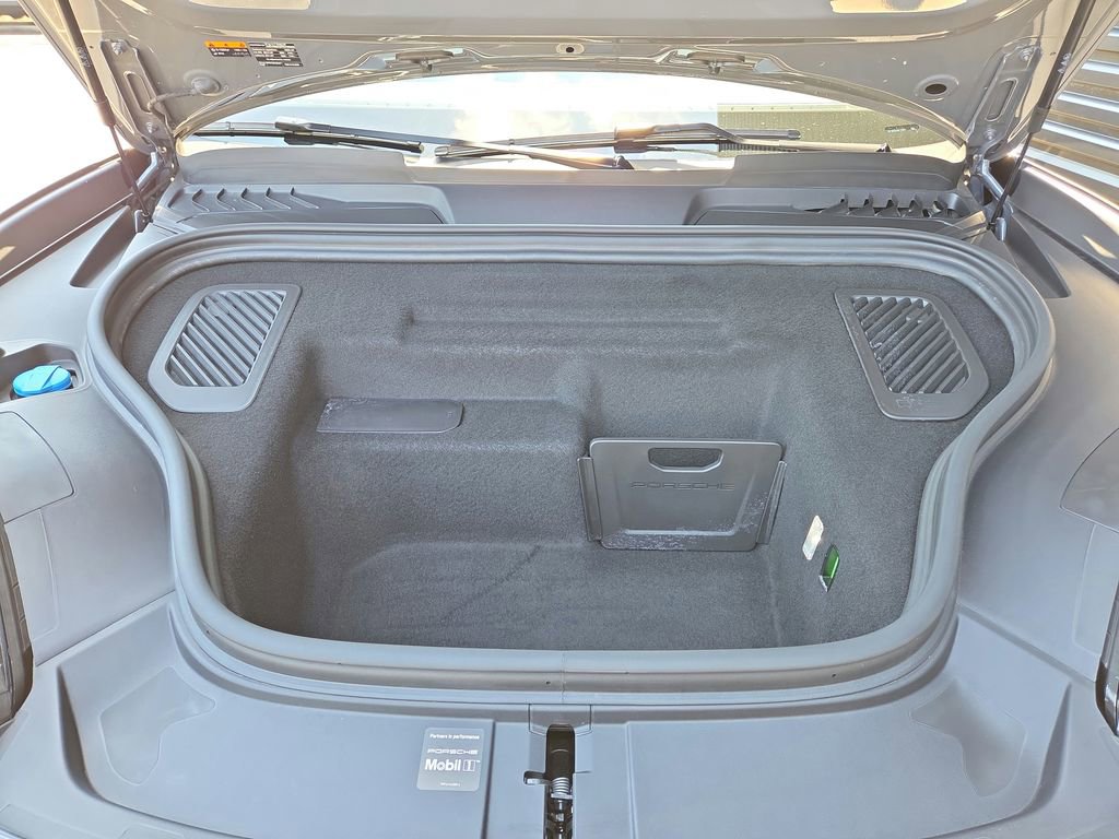 Certified 2025 Porsche Macan 4S Electric image 32