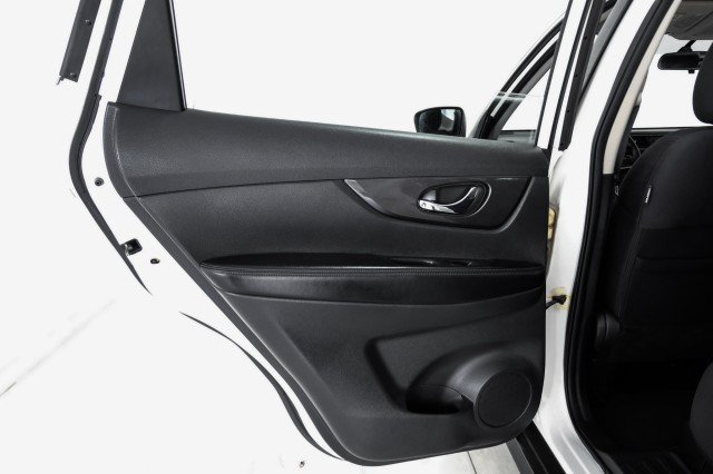 Used 2017 Nissan Rogue S FWD image 33